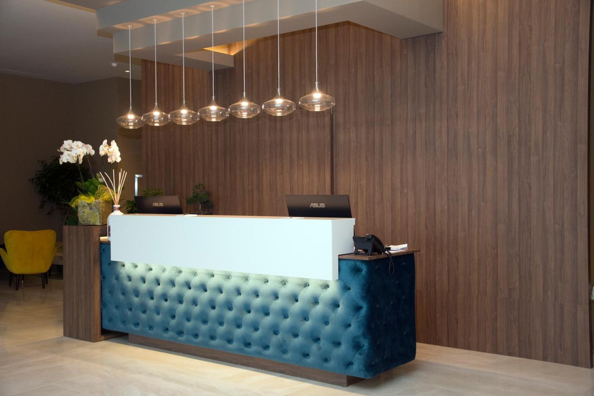 Hotel Commercio 巴蒂帕利亚 外观 照片